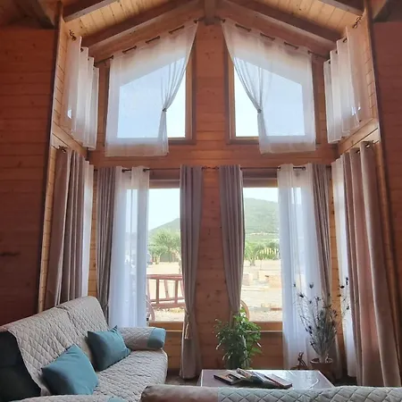 De La Huerta Chalet *